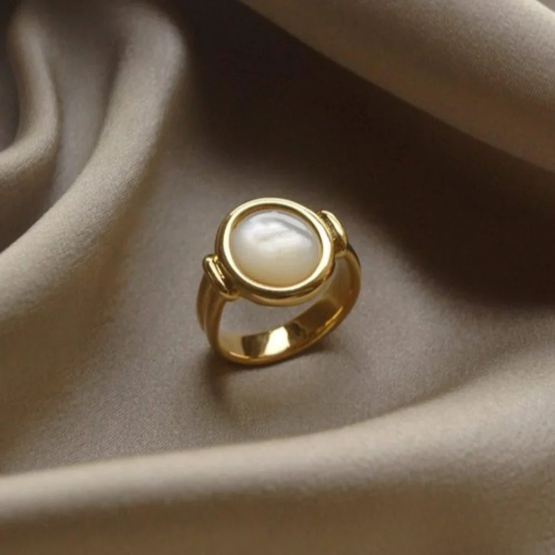 Eleganter Perlenring