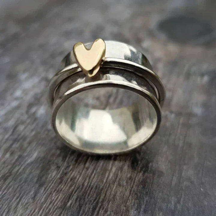 Vintage-Silberring mit herzförmigem Anhänger