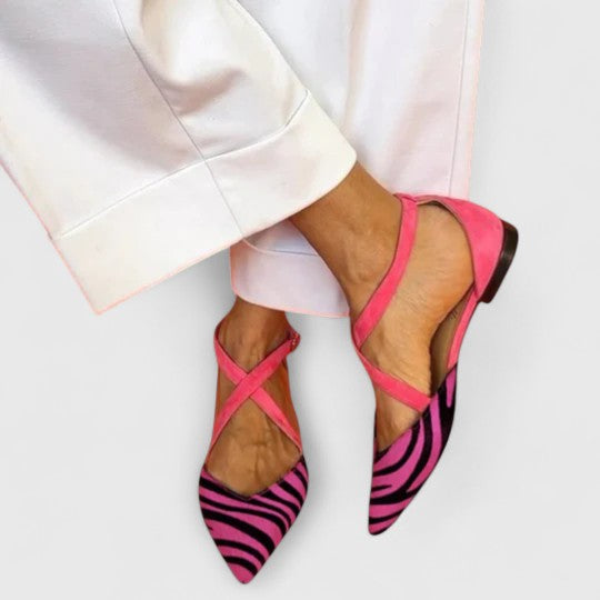 Crescia | Elegante Ballerina mit Riemen