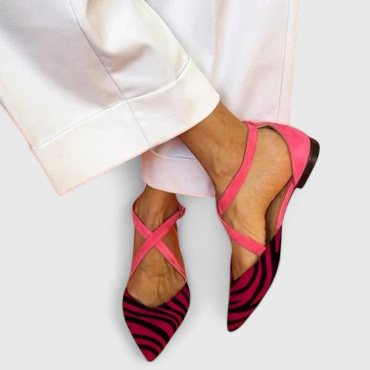 Crescia | Elegante Ballerina mit Riemen