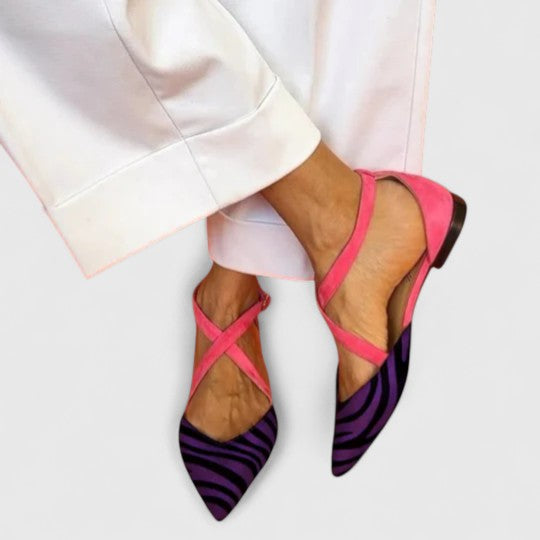 Crescia | Elegante Ballerina mit Riemen